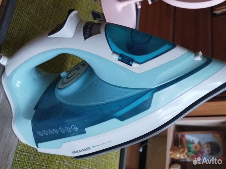 Утюг redmond