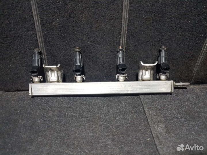 Топливная рампа Ford focus 2 c-max 2.0