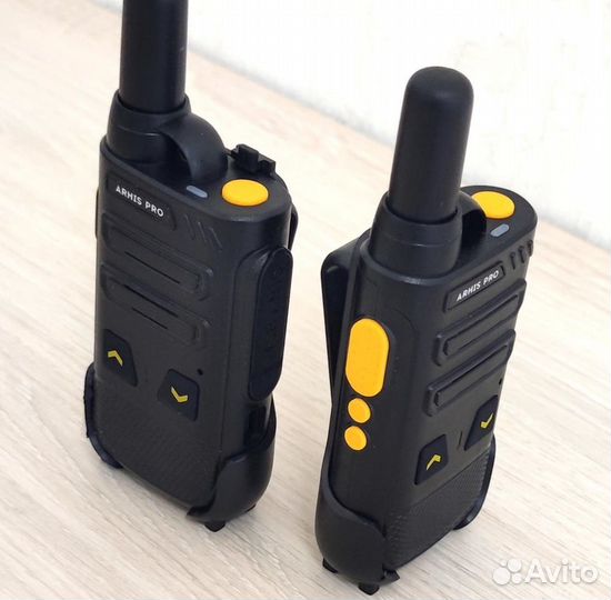 Рация-радиостанция в комплекте с наушниками