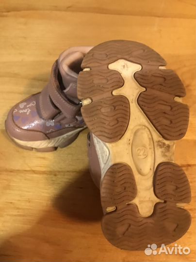 Ботинки для девочки.22 размер