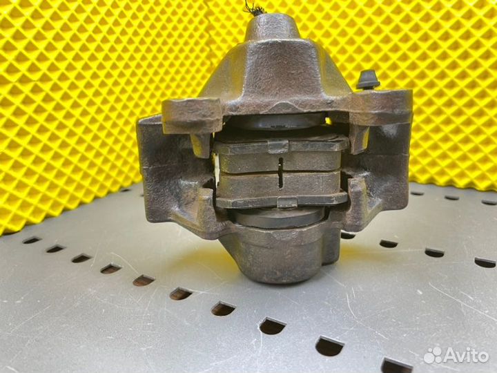 Суппорт задний левый Mercedes-Benz C-Class W202