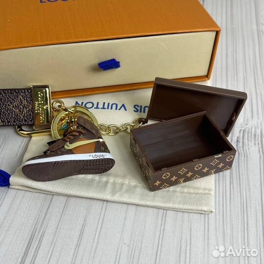 Брелок louis vuitton кроссовок