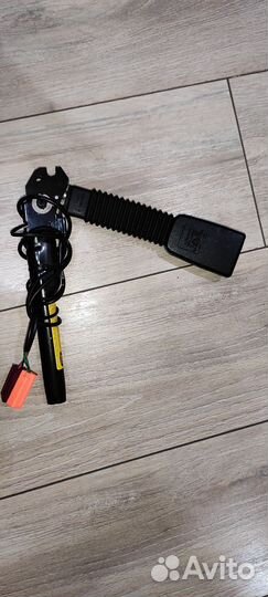 Замок ремня безопасности передний правый ford