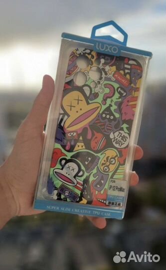 Чехлы на iPhone 11 / 12