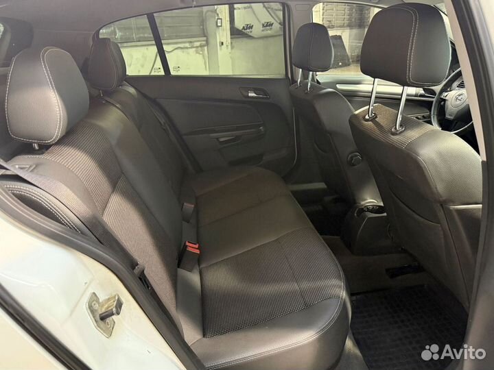 Opel Astra 1.6 МТ, 2013, 160 000 км