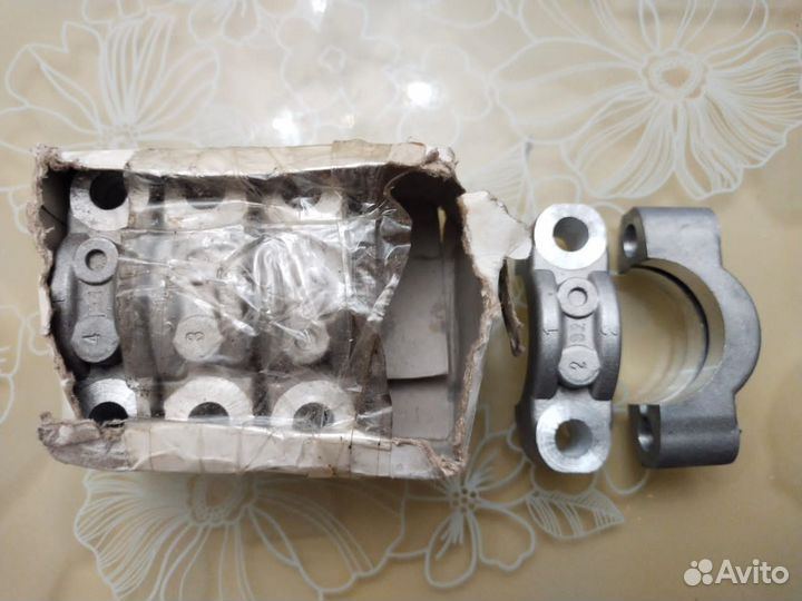 Крышка крепления распредвала змз 406