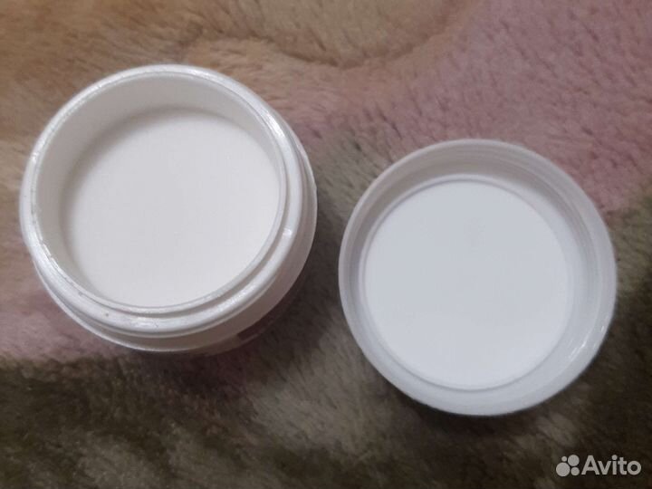 Для наращивания ногтей пудра