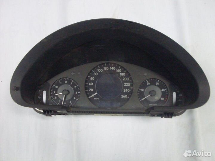 Панель приборов Mercedes-Benz E-Class W211