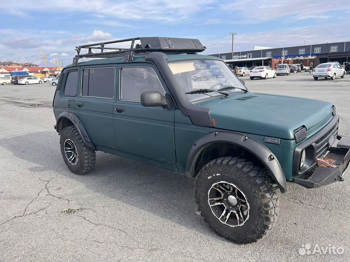 LADA 4x4 (Нива) 1.7 МТ, 2000, 140 000 км