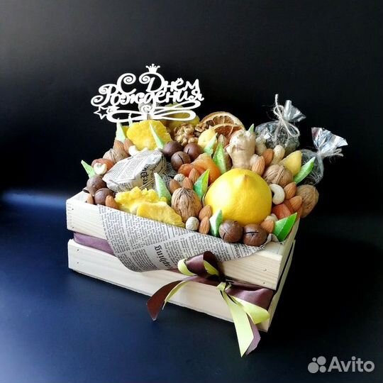 Букет из сухофруктов в ящике