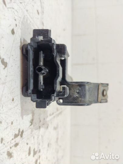 Форсунка омывателя правая Toyota Land Cruiser 200