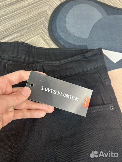 Джинсы Levis широкие