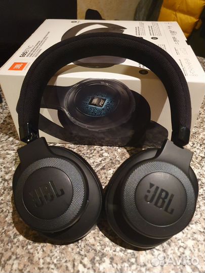 Беспроводные наушники jbl E65 btnc
