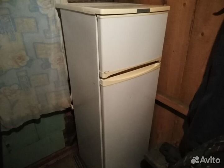 Холодильник Саратов 263