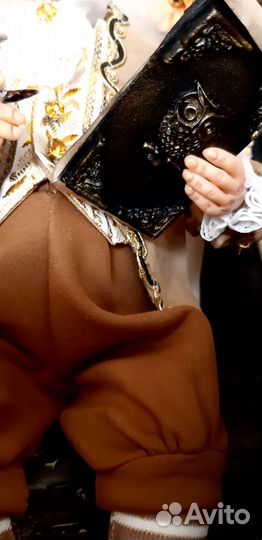 Кукла гном. Ручной работы.с сундуком(торг)