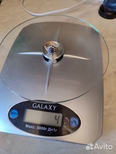 Золотые серьги и кольцо комлект