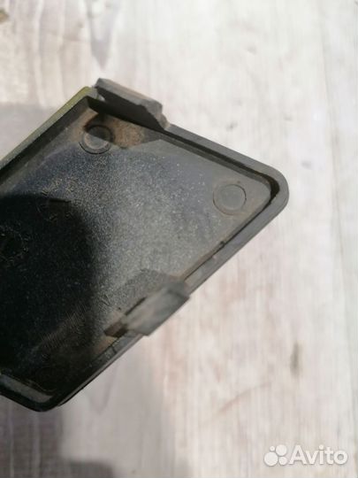 Заглушка буксировочного крюка Renault sandero step