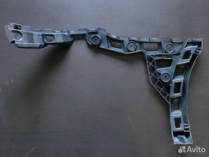 Кронштейн заднего бампера левый VW Polo 10- седан