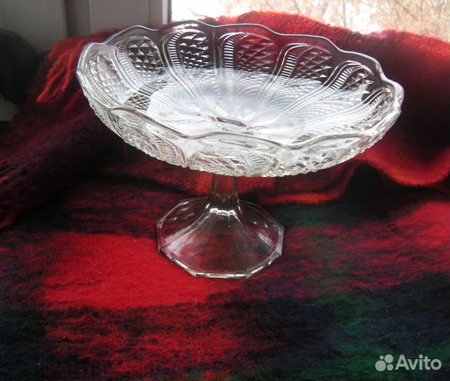 Ваза для фруктов на ножке, фруктовница, винтаж