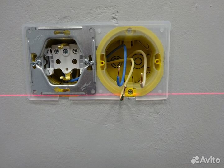 Электрик. Монтаж розеток и выключателей