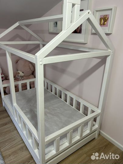 Кроватка домик