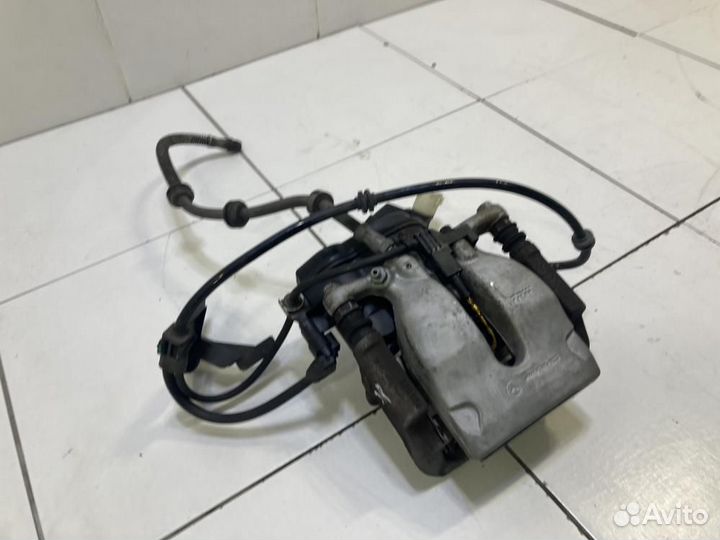 Суппорт задний правый Mercedes-Benz M-Class ML W16