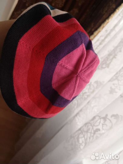 Женский берет Lacoste