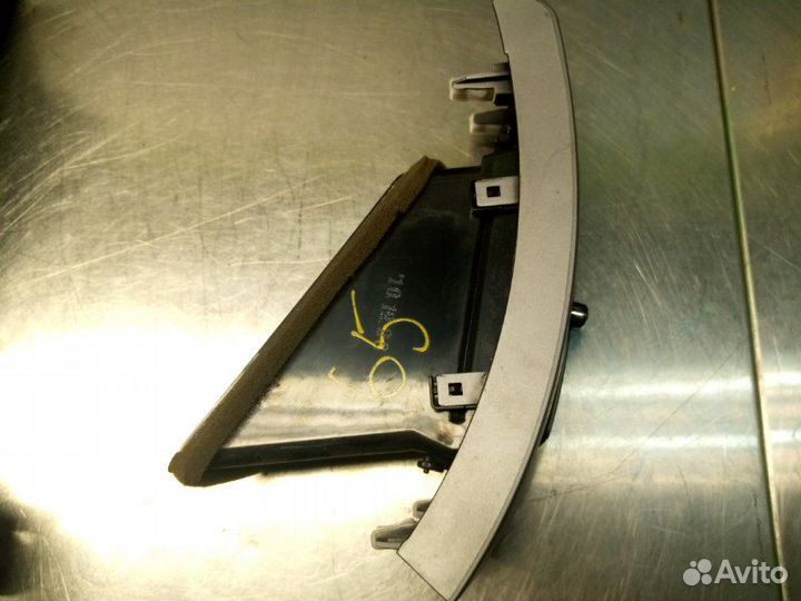 Дефлектор обдува левый Mitsubishi Outlander Xl