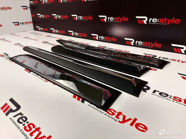 Молдинги дверей Toyota Hilux Pick Up с15г