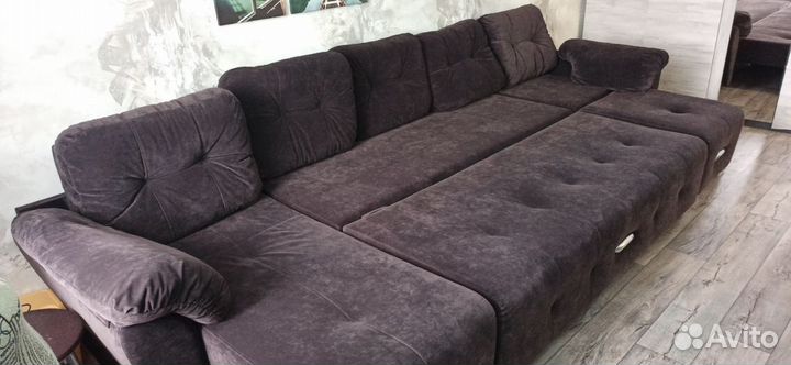 Большой угловой диван
