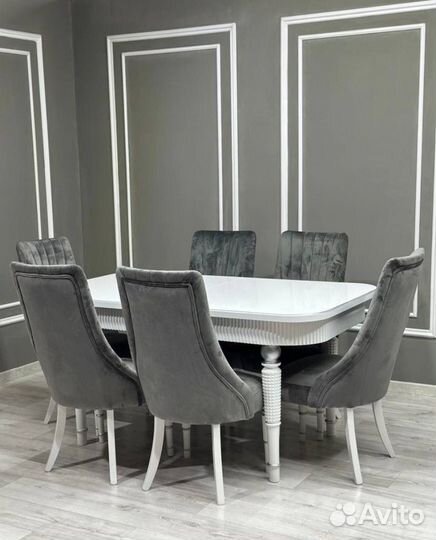 Столы и стулья