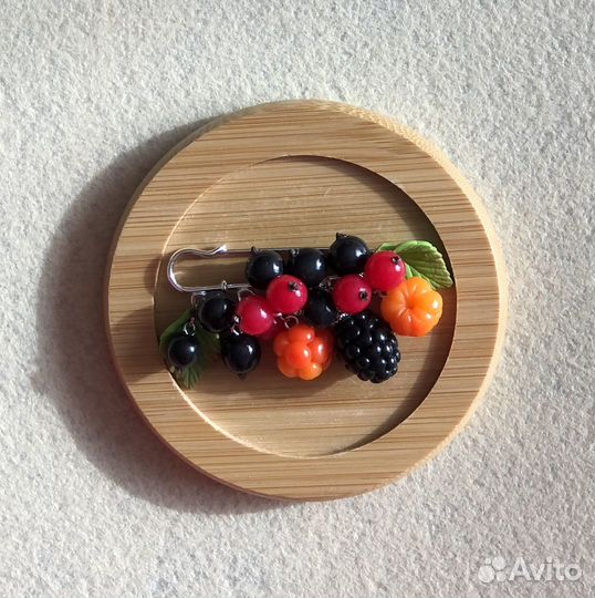 Брошь ручной работы