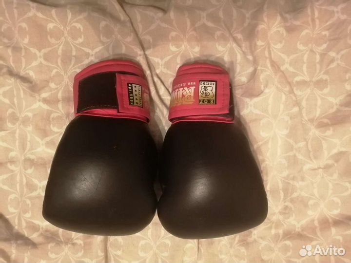 Боксерские перчатки