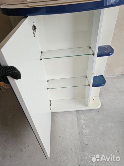 Шкаф с зеркалом в ванную б/у