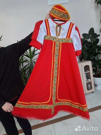 Продам народный костюм для девочки 146
