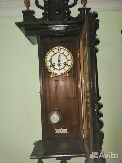 Старинные настенные часы