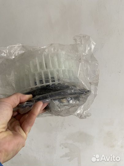 Моторчик отопителя Mercedes w210