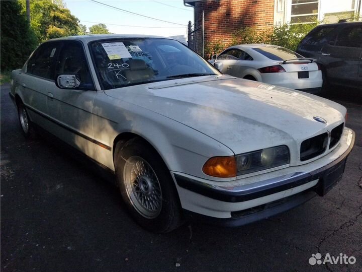 Разбор на запчасти BMW 7 E38