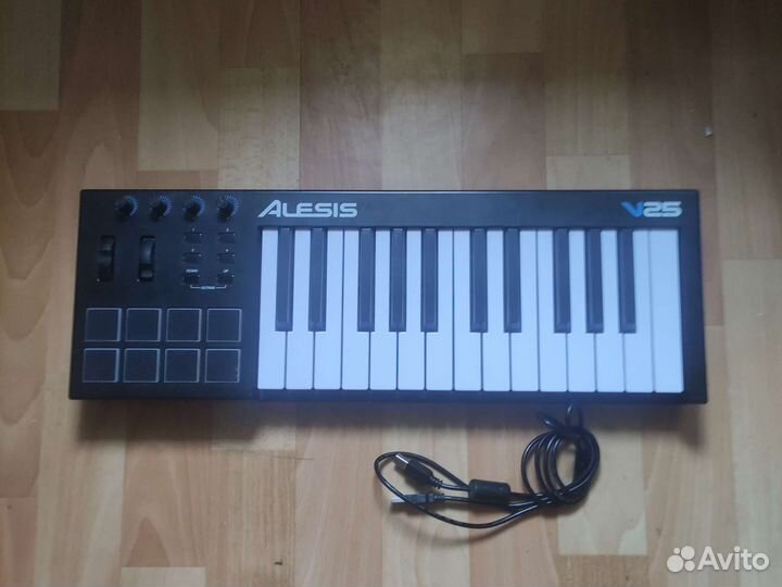 Alesis v25 Миди клавиатура