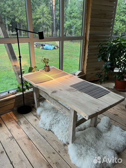 Деревянный стол из слеба