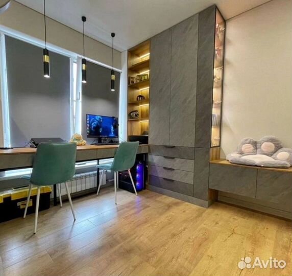 Рабочая зона у окна