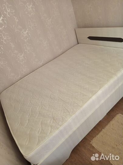 Кровать с матрасом 140 200 бу