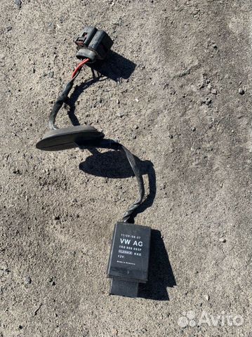 Блок управления бензонасосом Volkswagen Skoda