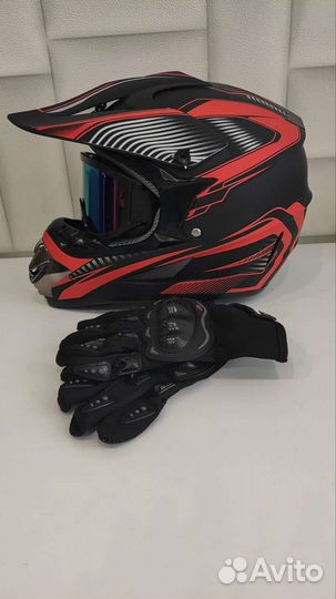 Кроссовый шлем очки и перчатки