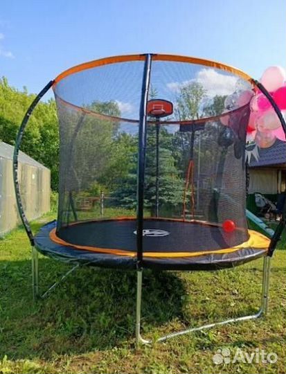 Батут с защитной сеткой