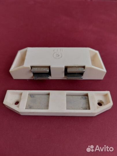 Мебельный магнит