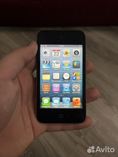 Плеер iPod touch 4
