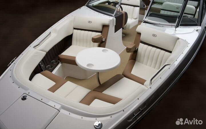 Перетяжка салонов катеров, яхт, автомобилей