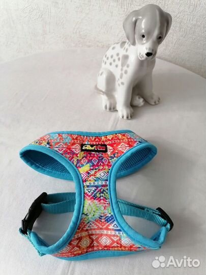 Шлейка для собачки, размер М. Очень красивая