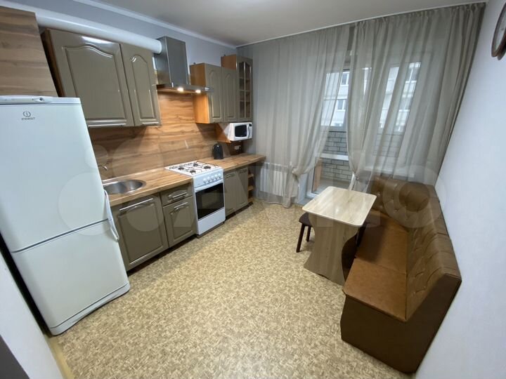 2-к. квартира, 55 м², 3/10 эт.